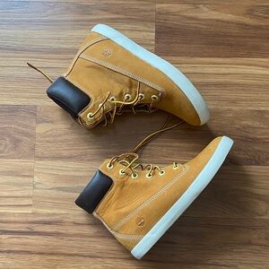 Timberland Brown and Tan High-Top Boots with hidden heels